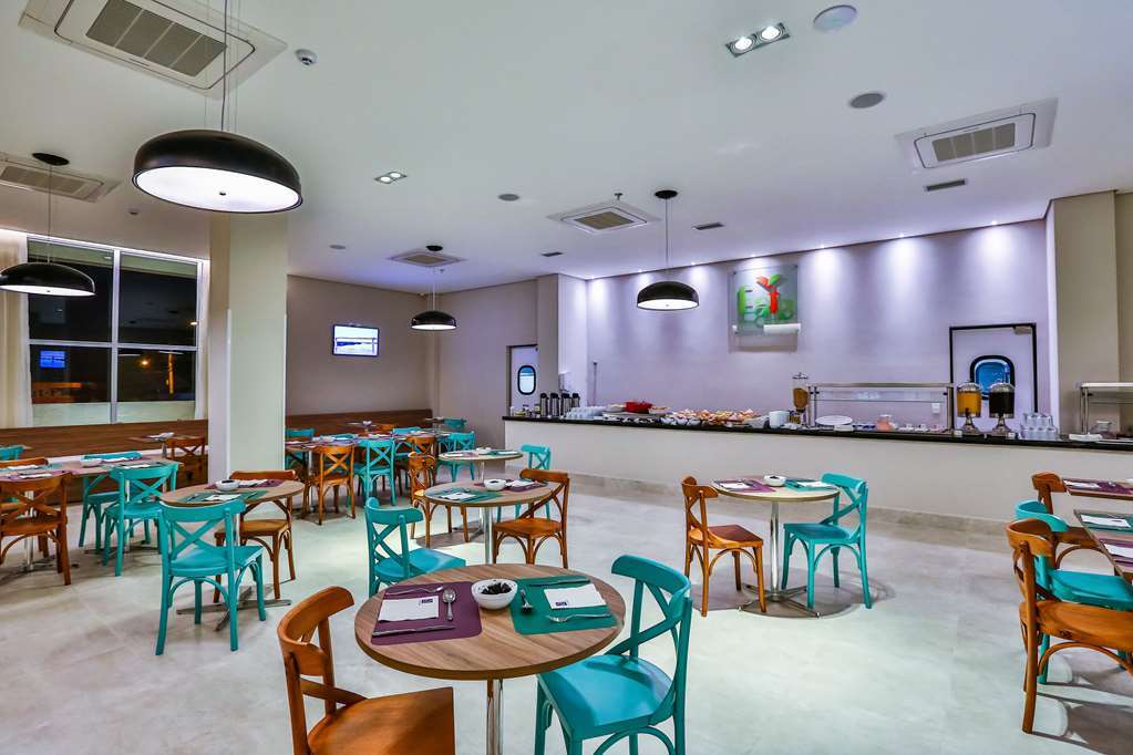 Summit Suites Hotel Pindamonhangaba Restaurant photo